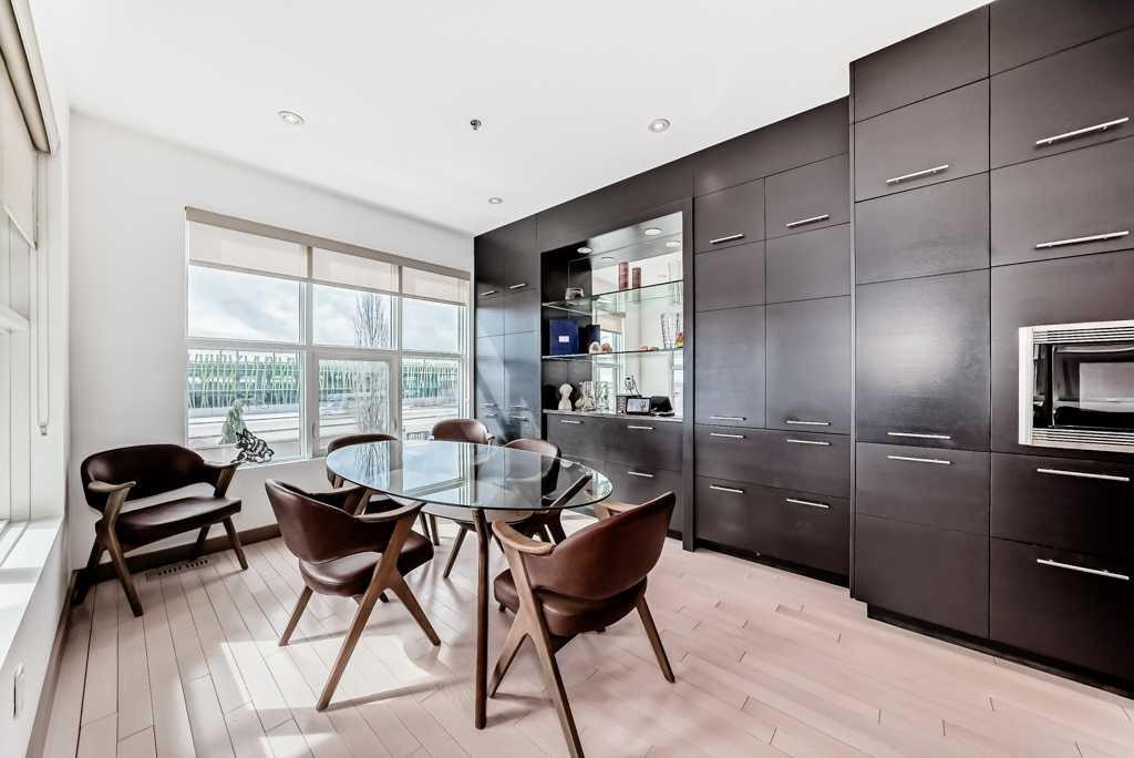 701 Aspen Meadows Hill Sw, Calgary, AB - Indoor