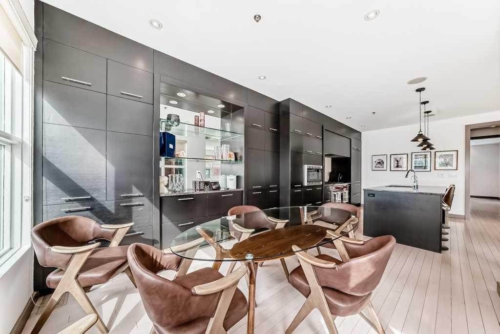 701 Aspen Meadows Hill Sw, Calgary, AB - Indoor