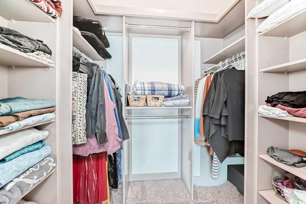 701 Aspen Meadows Hill Sw, Calgary, AB - Indoor With Storage