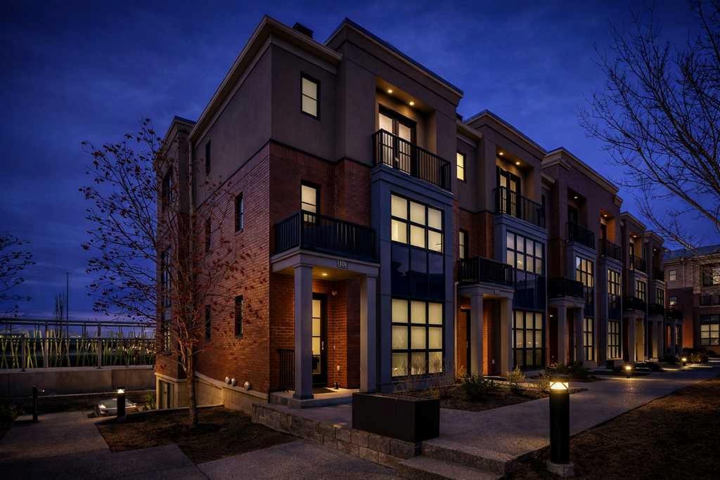 701 Aspen Meadows Hill Sw, Calgary, AB - Outdoor