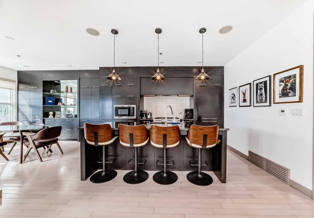 701 Aspen Meadows Hill Sw, Calgary, AB - Indoor