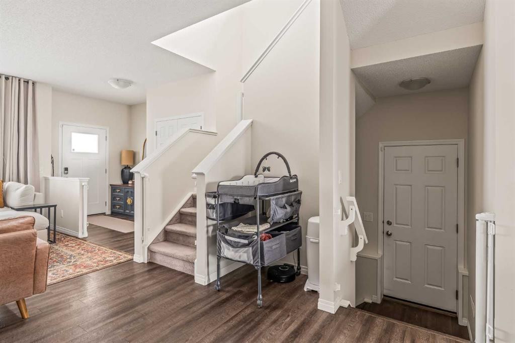 123 Magnolia Square Se, Calgary, AB