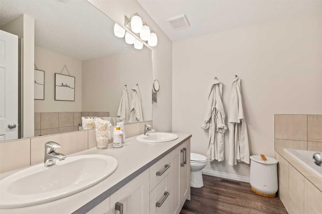 123 Magnolia Square Se, Calgary, AB