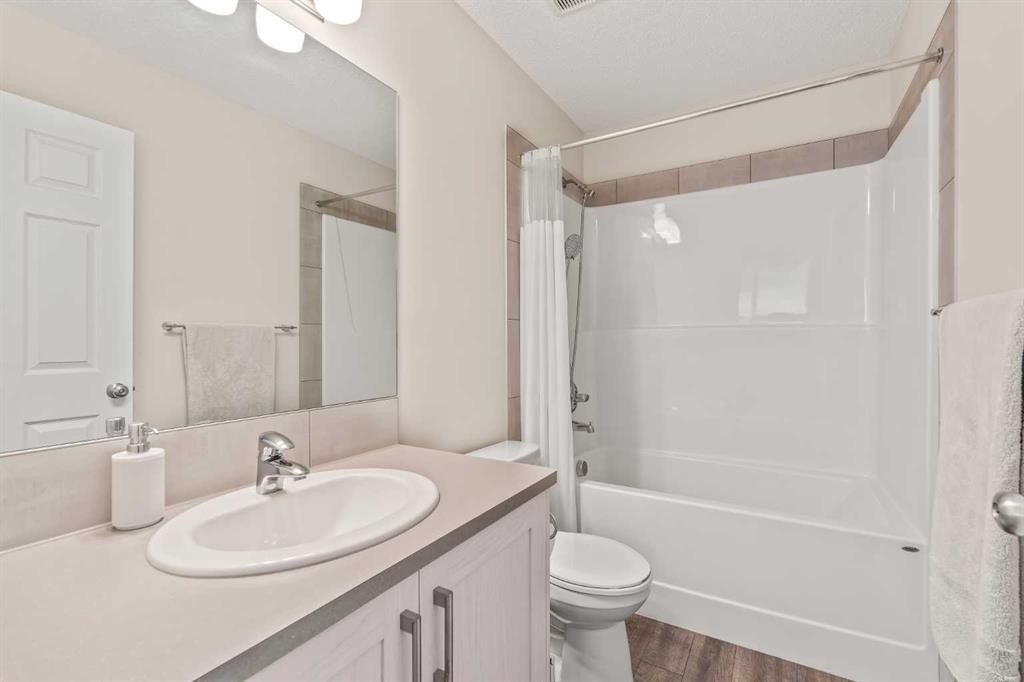 123 Magnolia Square Se, Calgary, AB