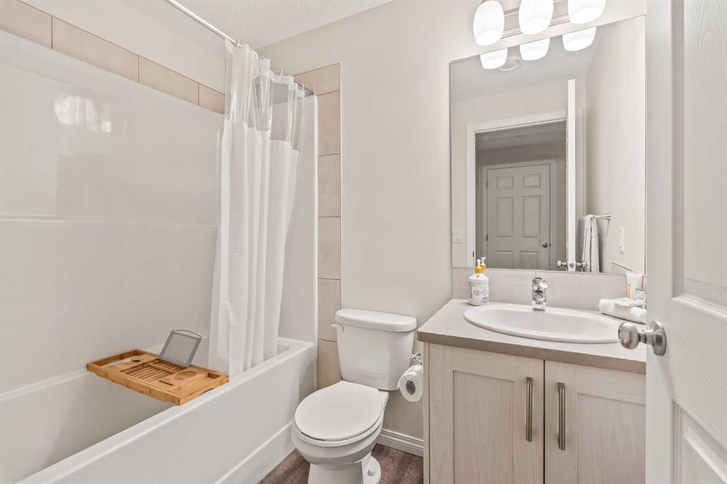 123 Magnolia Square Se, Calgary, AB