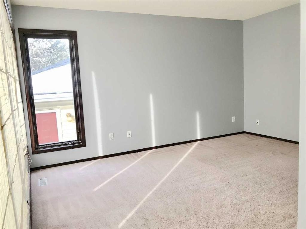 508 78 Avenue Sw, Calgary, AB - Indoor Photo Showing Other Room