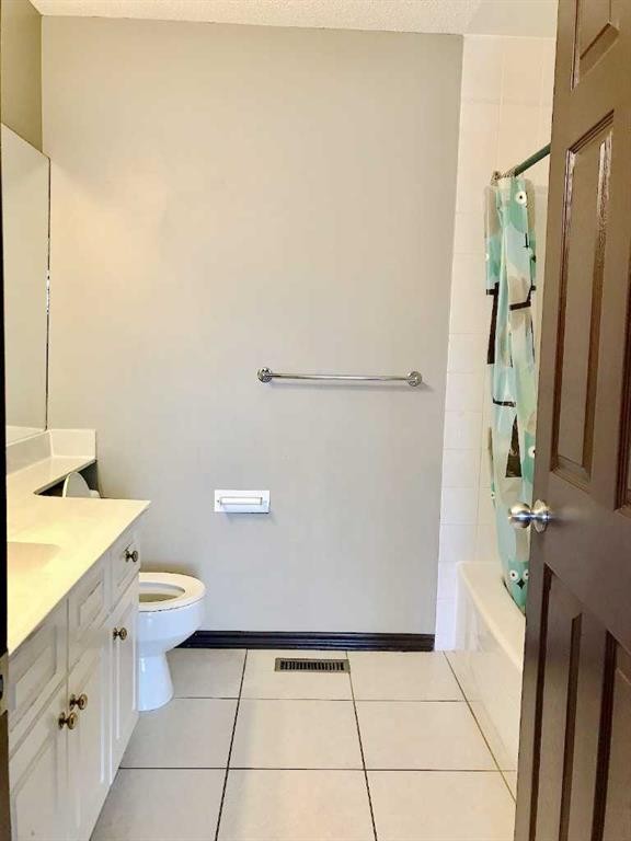 508 78 Avenue Sw, Calgary, AB - Indoor Photo Showing Bathroom