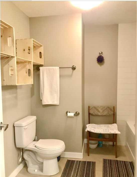 508 78 Avenue Sw, Calgary, AB - Indoor Photo Showing Bathroom