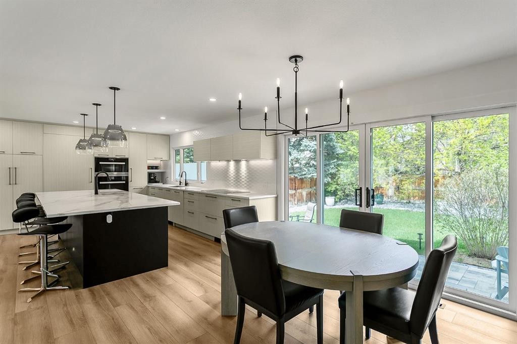 75 Woodacres Crescent Sw, Calgary, AB - Indoor Photo Showing Other Room