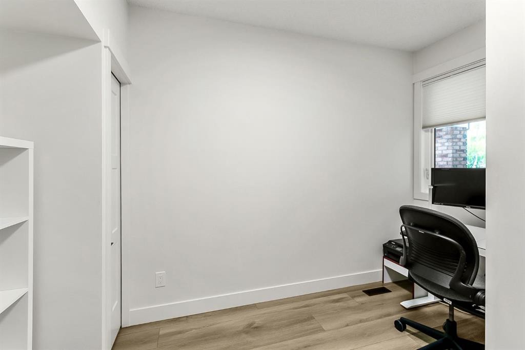 75 Woodacres Crescent Sw, Calgary, AB - Indoor