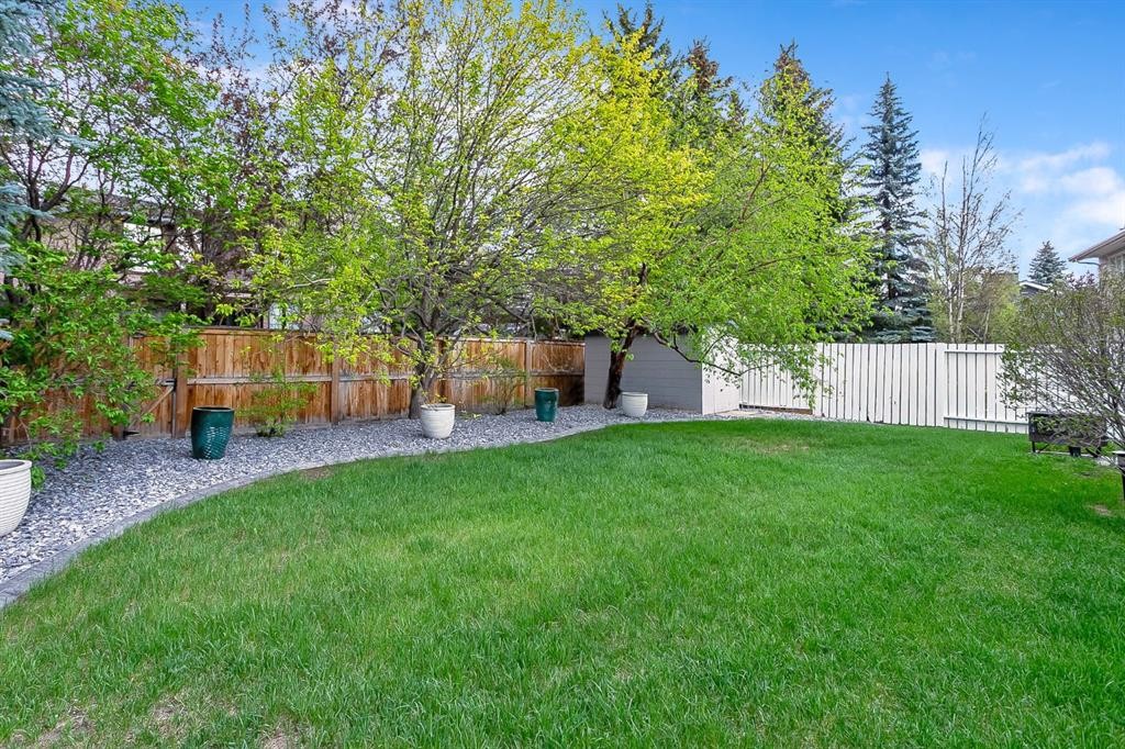 75 Woodacres Crescent Sw, Calgary, AB - Outdoor