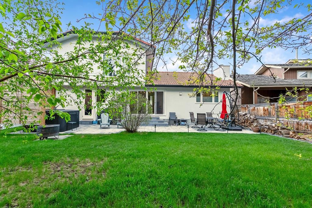 75 Woodacres Crescent Sw, Calgary, AB - Outdoor