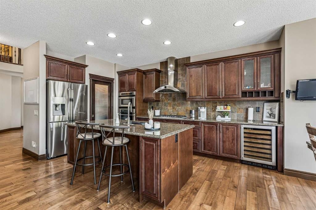 12 Mahogany Heath Se, Calgary, AB - Indoor Photo Showing Kitchen With Stainless Steel Kitchen With Upgraded Kitchen