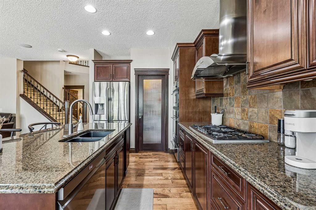 12 Mahogany Heath Se, Calgary, AB - Indoor Photo Showing Kitchen With Double Sink With Upgraded Kitchen