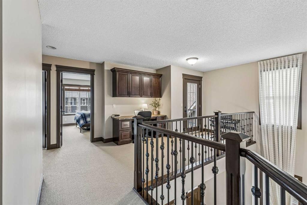 12 Mahogany Heath Se, Calgary, AB - Indoor Photo Showing Other Room