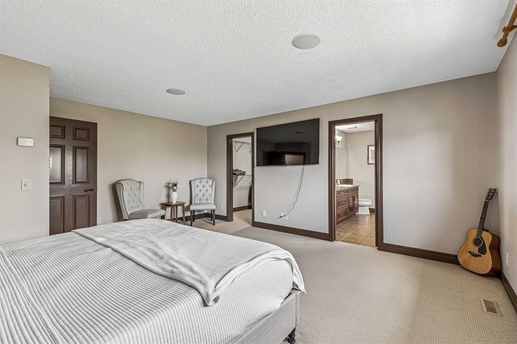 12 Mahogany Heath Se, Calgary, AB - Indoor Photo Showing Bedroom