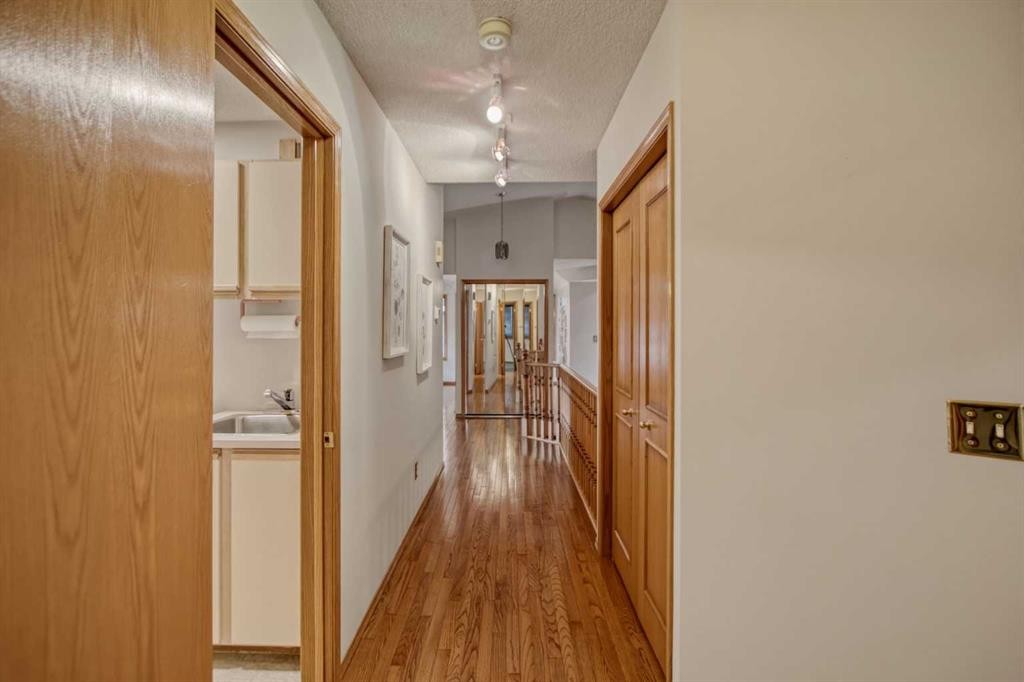 240 Varsity Estates Terrace Nw, Calgary, AB - Indoor Photo Showing Other Room