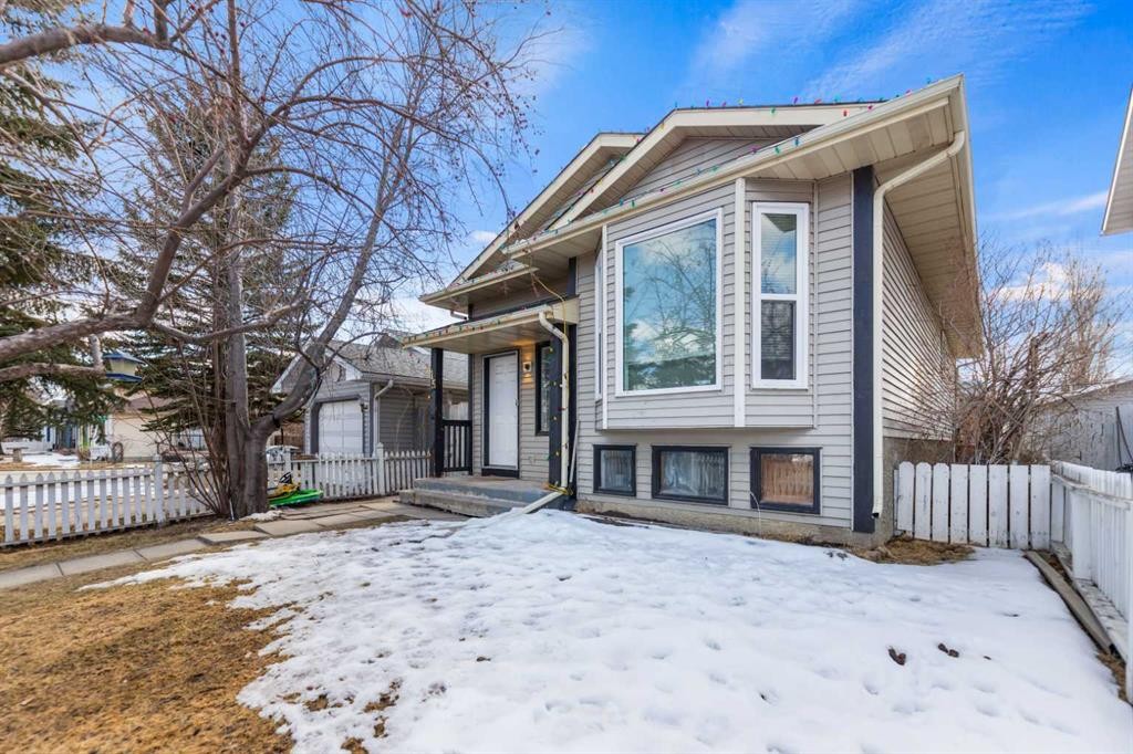 15 Erin Green Way Se, Calgary, AB - Outdoor