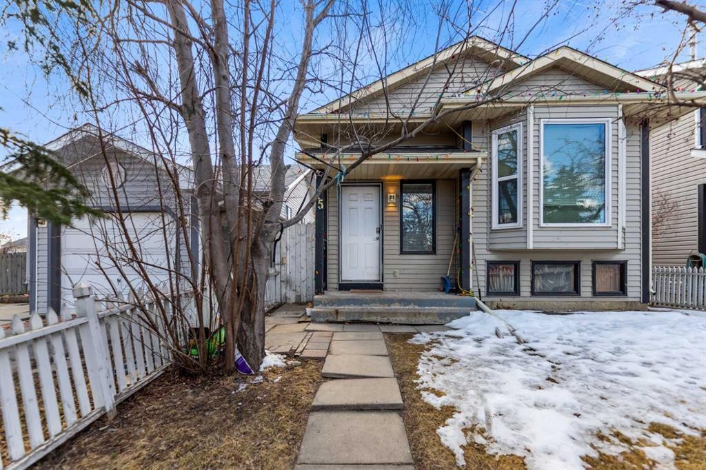 15 Erin Green Way Se, Calgary, AB - Outdoor With Facade