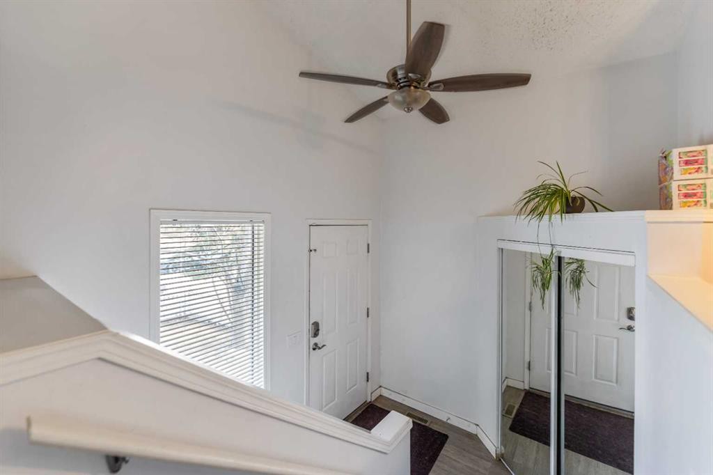 15 Erin Green Way Se, Calgary, AB - Indoor Photo Showing Other Room