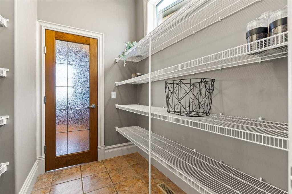 7 Royal Ridge Terrace Nw, Calgary, AB - Indoor