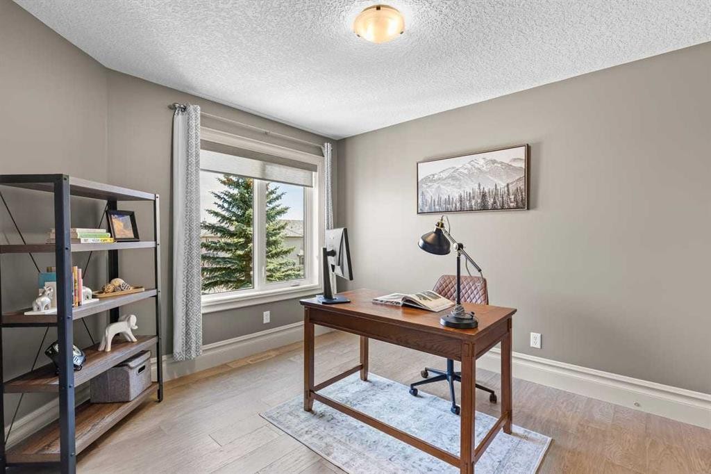 7 Royal Ridge Terrace Nw, Calgary, AB - Indoor Photo Showing Office