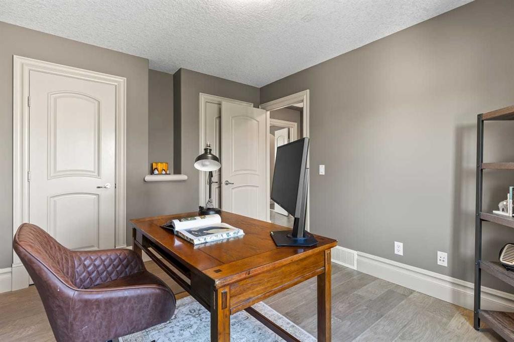 7 Royal Ridge Terrace Nw, Calgary, AB - Indoor