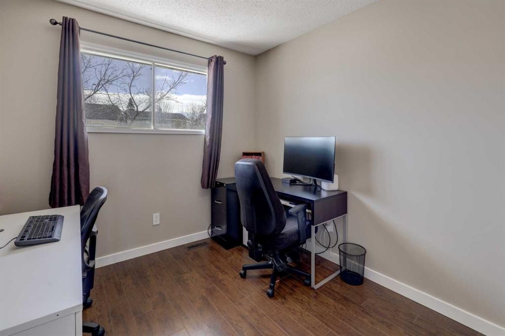 107 Macewan Park Way Nw, Calgary, AB - Indoor Photo Showing Office