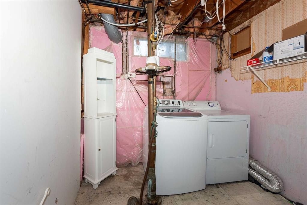 4628 Verona Drive Nw, Calgary, AB - Indoor Photo Showing Laundry Room