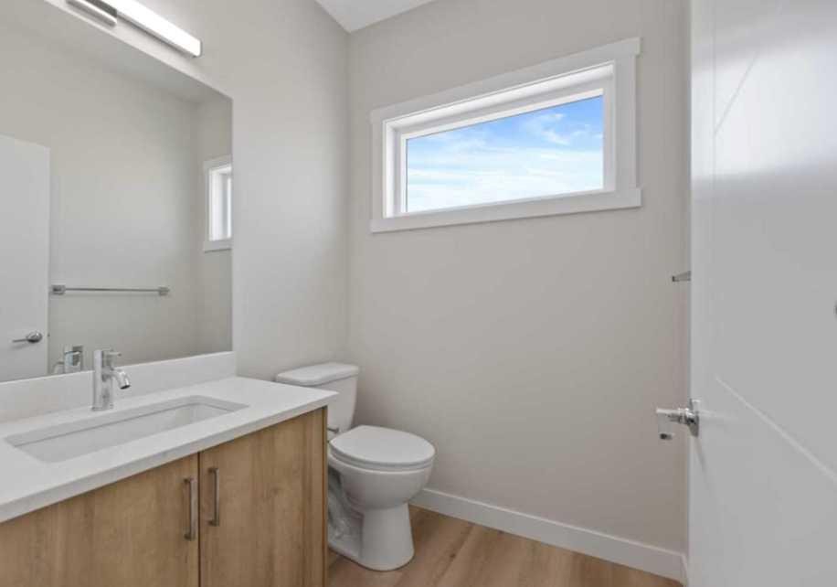314-52 Red Sky Villas Ne, Calgary, AB - Indoor Photo Showing Bathroom
