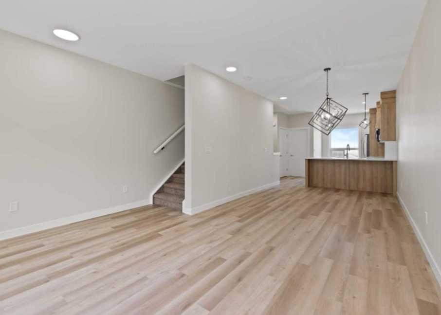 314-52 Red Sky Villas Ne, Calgary, AB - Indoor Photo Showing Other Room