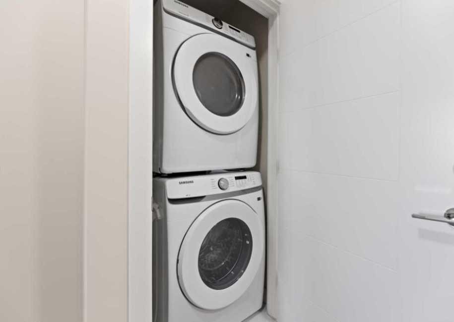 314-52 Red Sky Villas Ne, Calgary, AB - Indoor Photo Showing Laundry Room