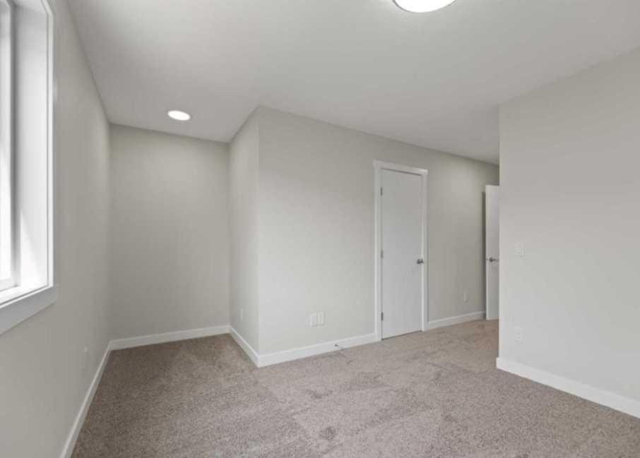 314-52 Red Sky Villas Ne, Calgary, AB - Indoor Photo Showing Other Room
