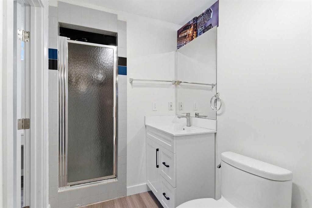173 Gordon Drive Sw, Calgary, AB - Indoor Photo Showing Bathroom