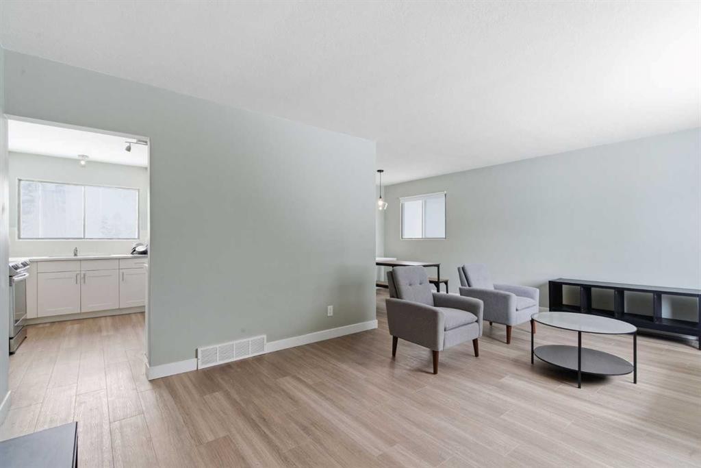 173 Gordon Drive Sw, Calgary, AB - Indoor