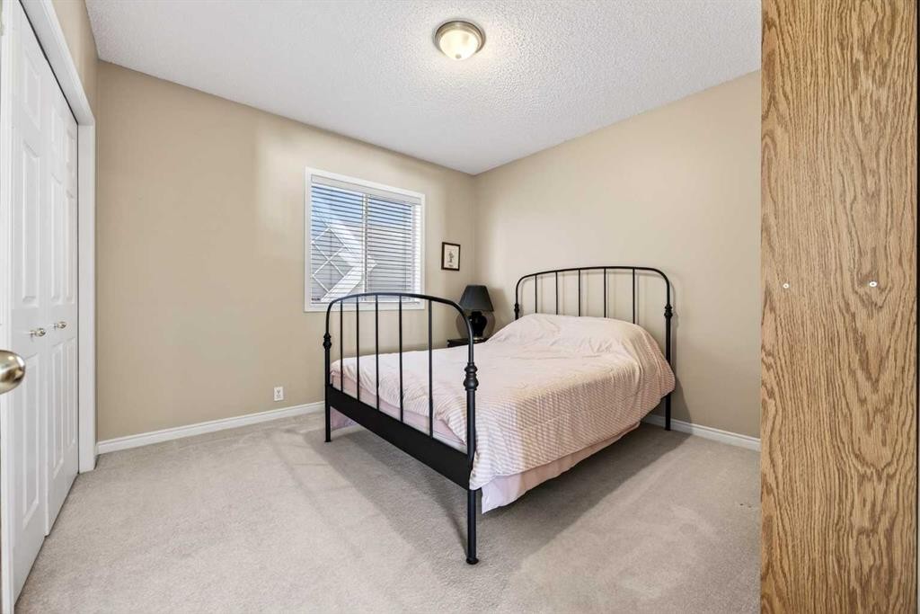110 Citadel Crest Circle Nw, Calgary, AB - Indoor Photo Showing Bedroom
