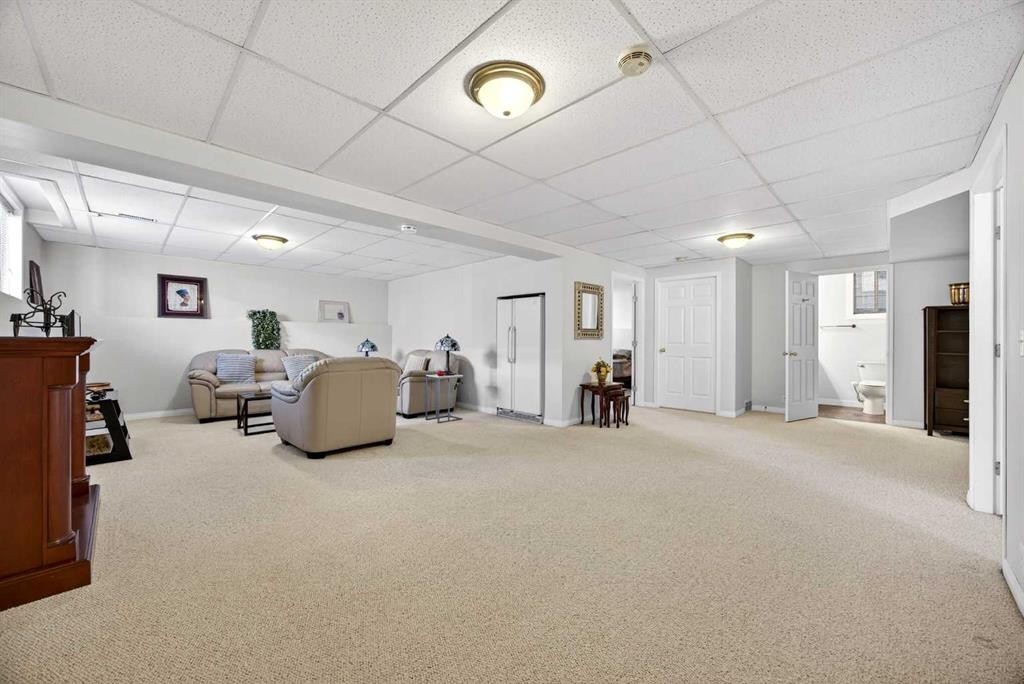 110 Citadel Crest Circle Nw, Calgary, AB - Indoor