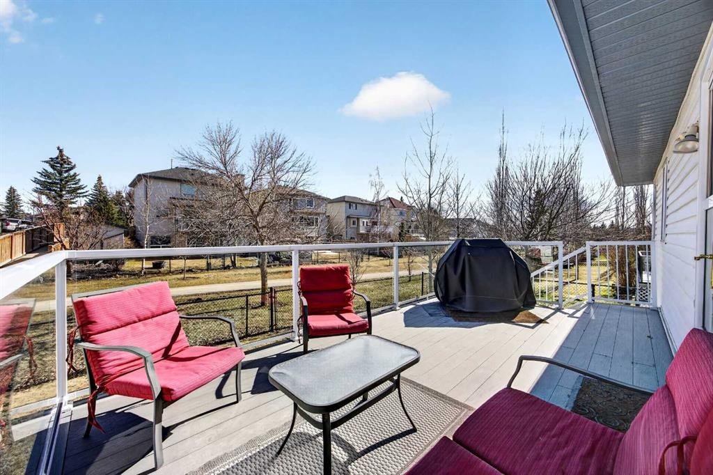 110 Citadel Crest Circle Nw, Calgary, AB - Outdoor With Deck Patio Veranda