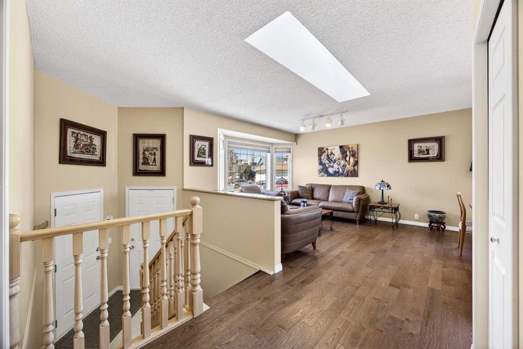 110 Citadel Crest Circle Nw, Calgary, AB - Indoor Photo Showing Other Room