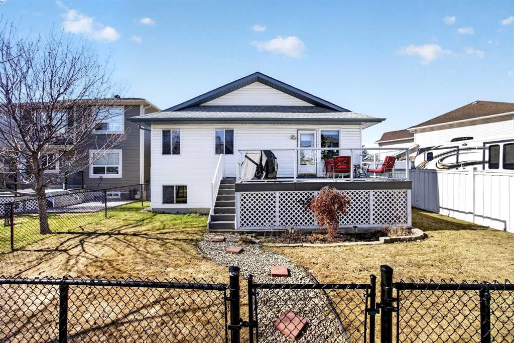110 Citadel Crest Circle Nw, Calgary, AB - Outdoor With Deck Patio Veranda