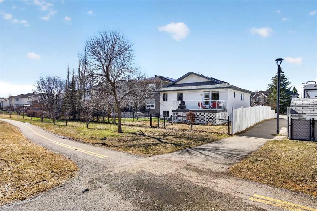 110 Citadel Crest Circle Nw, Calgary, AB - Outdoor