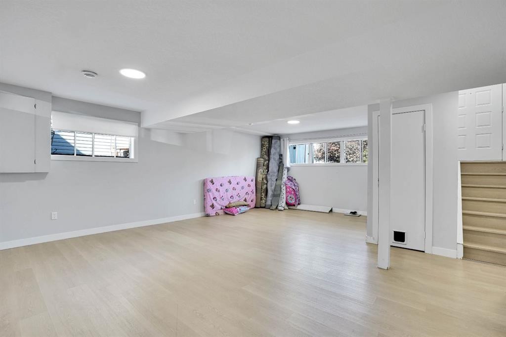 39 Ventura Road Ne, Calgary, AB - Indoor