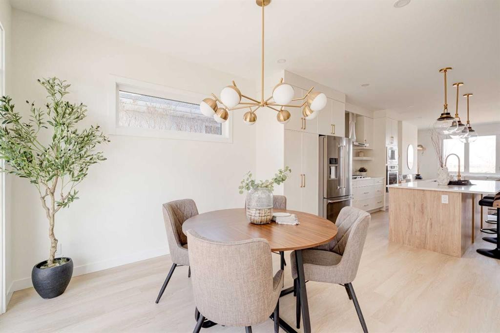 39B Moncton Road Ne, Calgary, AB - Indoor Photo Showing Dining Room