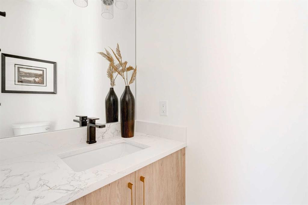 39B Moncton Road Ne, Calgary, AB - Indoor