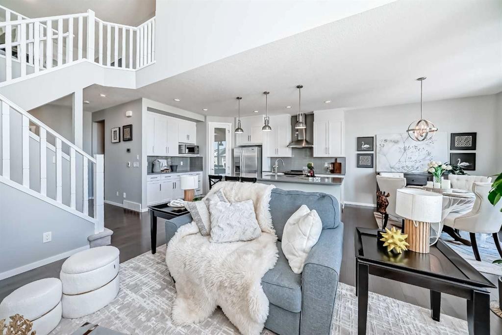 64 Nolancrest Manor Nw, Calgary, AB - Indoor Photo Showing Living Room