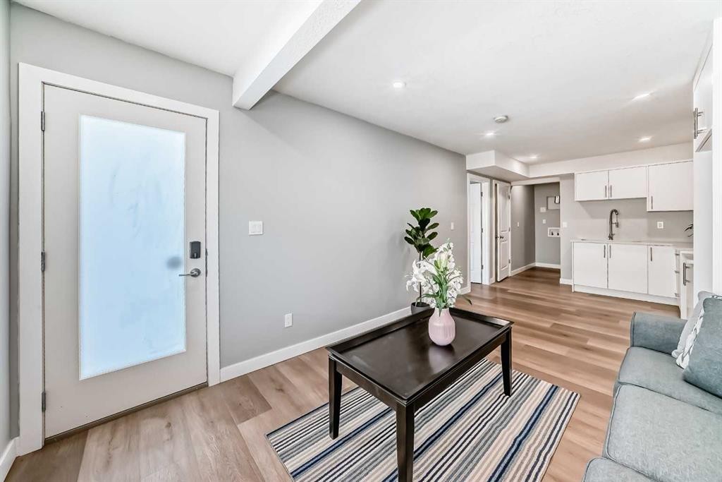 64 Nolancrest Manor Nw, Calgary, AB - Indoor Photo Showing Living Room