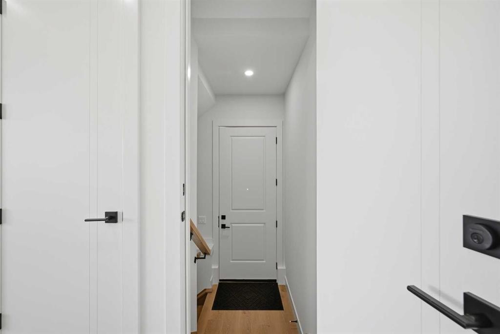 8140 47 Avenue Nw, Calgary, AB - Indoor Photo Showing Other Room