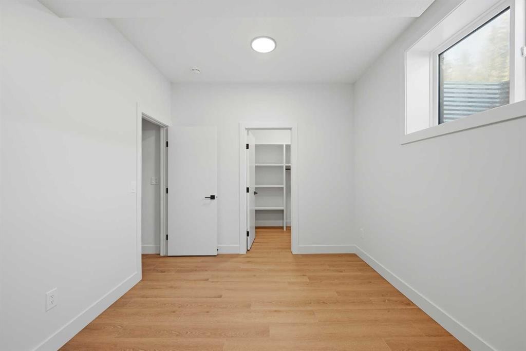 8140 47 Avenue Nw, Calgary, AB - Indoor Photo Showing Other Room