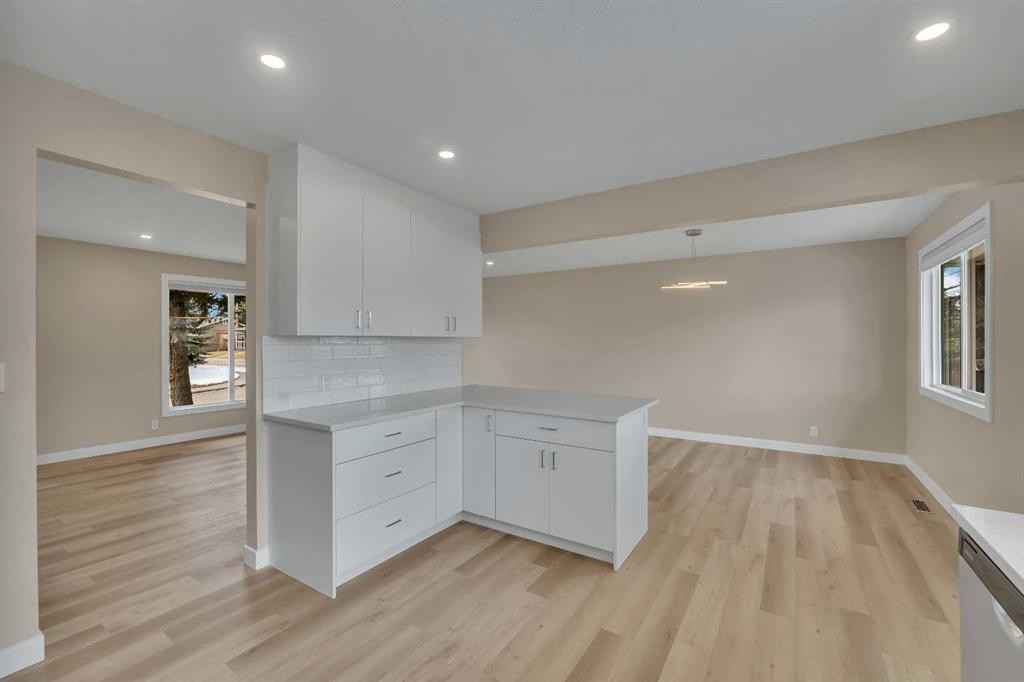 221 Madeira Crescent Ne, Calgary, AB - Indoor