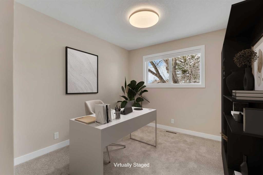 221 Madeira Crescent Ne, Calgary, AB - Indoor Photo Showing Office